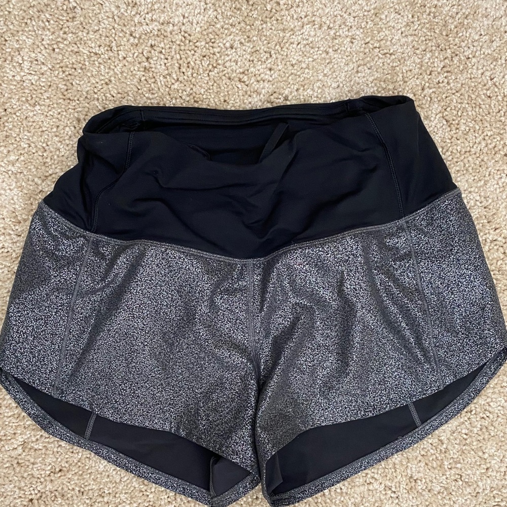 Lululemon Speed Up 2.5” shorts